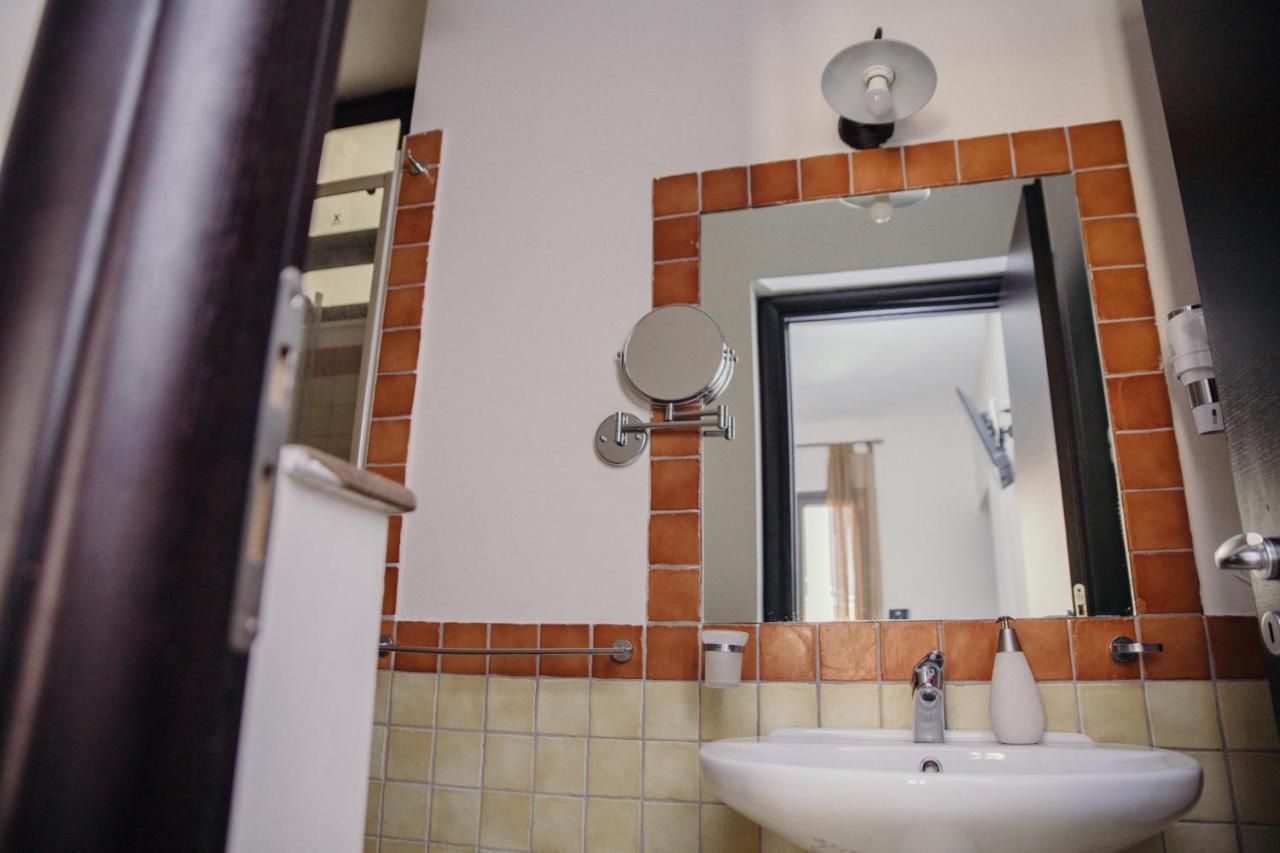 Le Antiche Colonne Bed & Breakfast Cinquefrondi Exterior foto