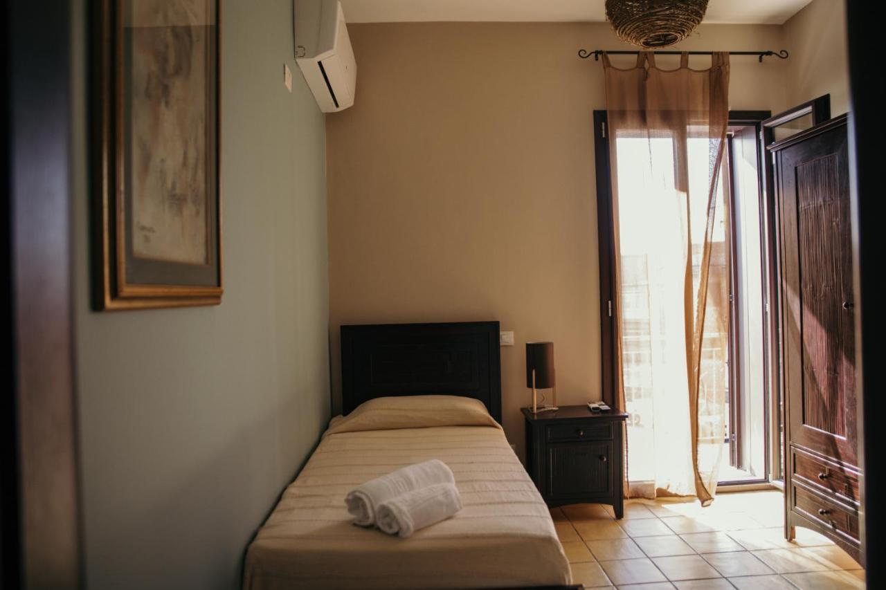 Le Antiche Colonne Bed & Breakfast Cinquefrondi Exterior foto