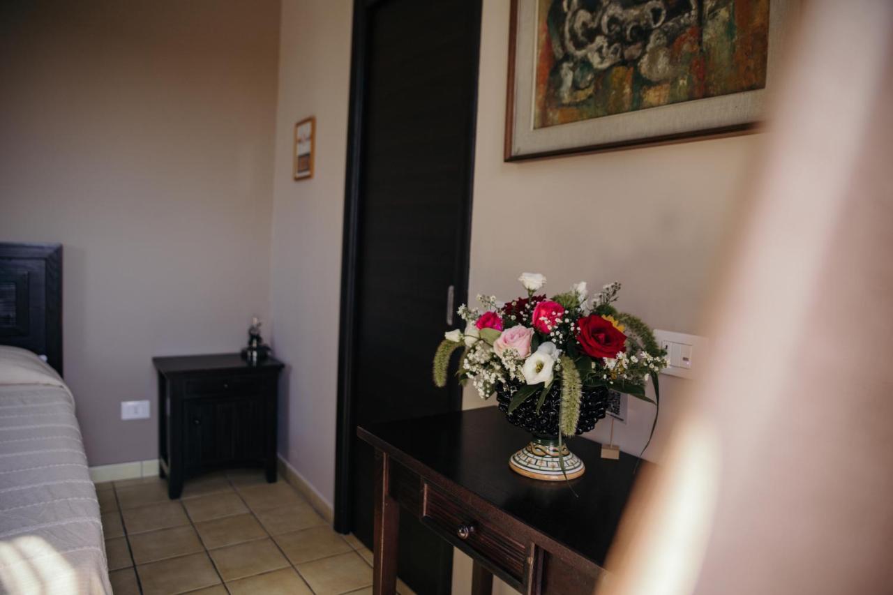 Le Antiche Colonne Bed & Breakfast Cinquefrondi Exterior foto