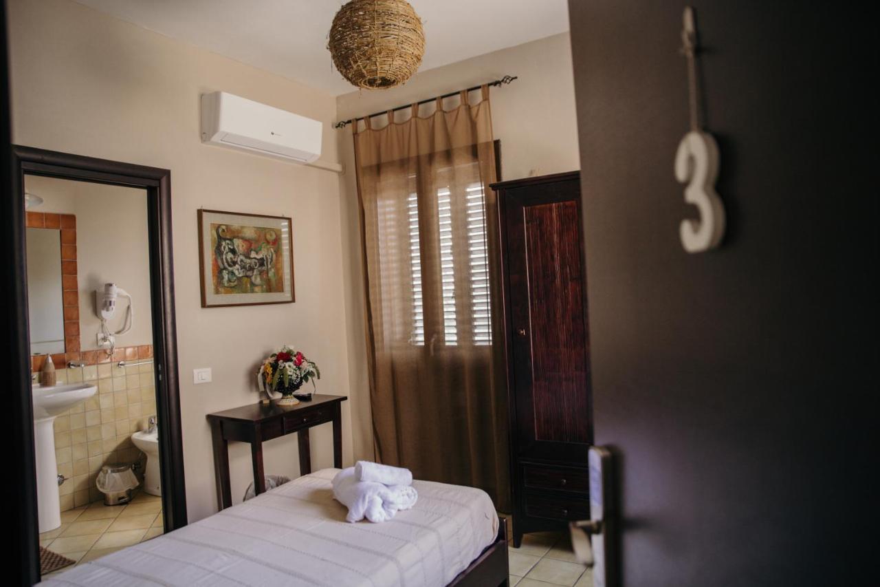 Le Antiche Colonne Bed & Breakfast Cinquefrondi Exterior foto
