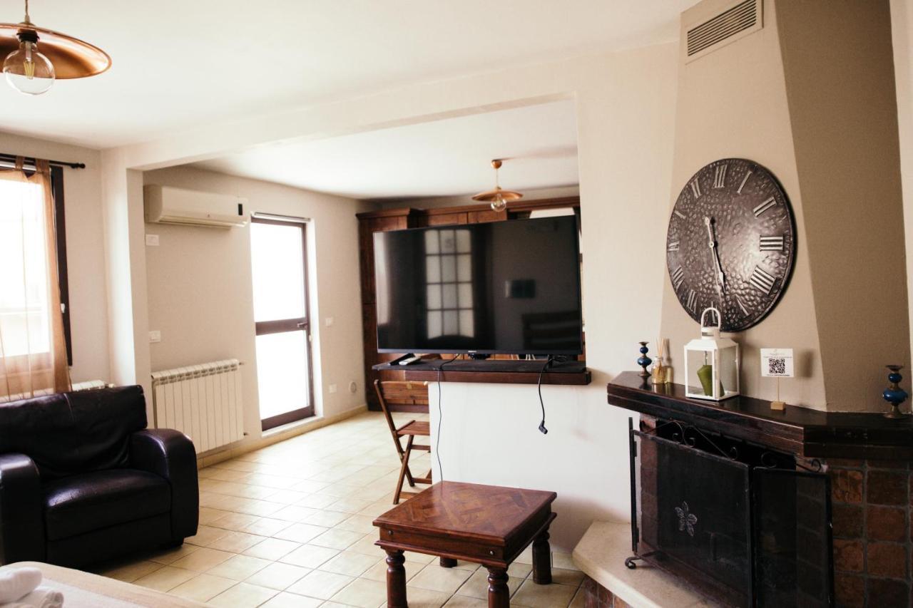 Le Antiche Colonne Bed & Breakfast Cinquefrondi Exterior foto